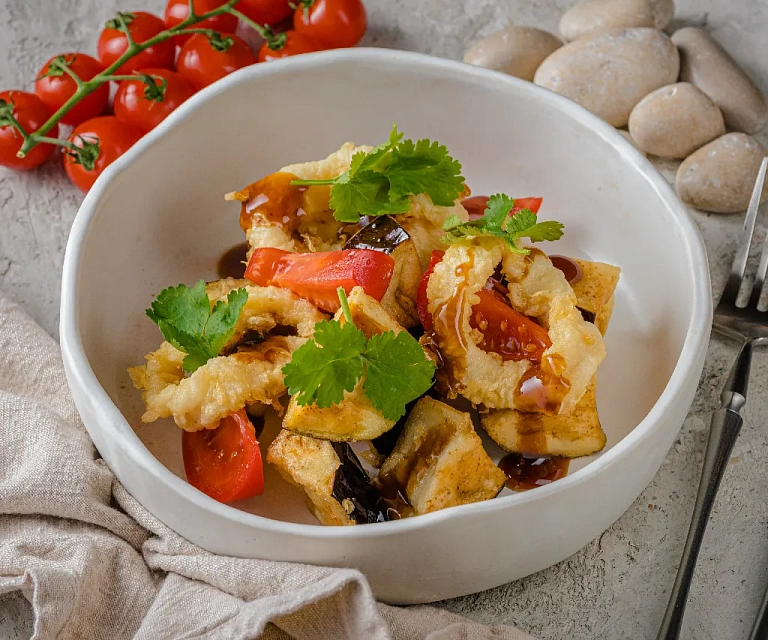 Салат «Мелодзано» с кольцами кальмара